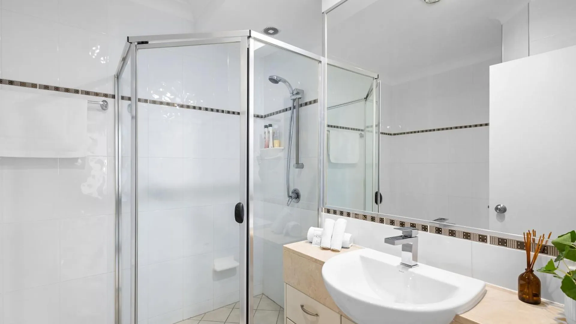 Penthouse - Private Rooftop Spa Mudjimba