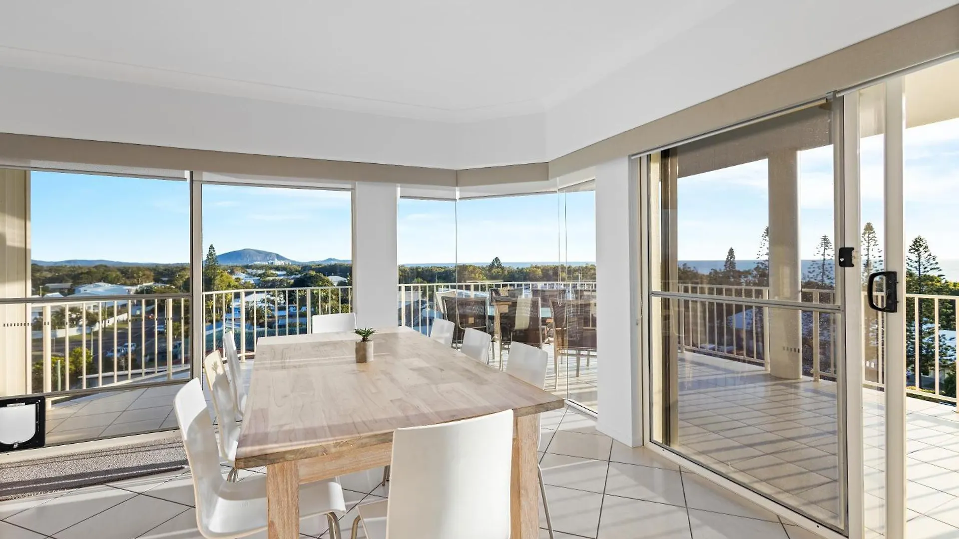 Penthouse - Private Rooftop Spa Mudjimba
